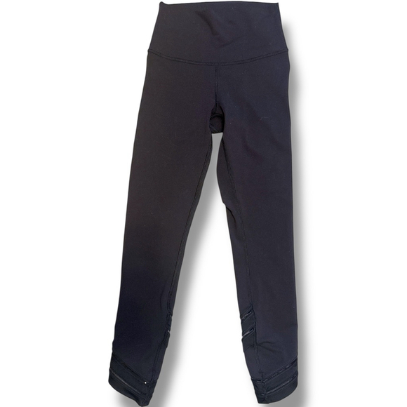 Women's Lululemon Motionful 7/8 Black Sheer Cris Cross Textured Ankle Leggings - Picture 4 of 4